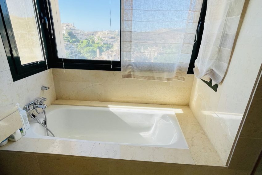 R5314858-Apartment-For-Sale-Benahavis-Penthouse-4-Beds-252-Built-10