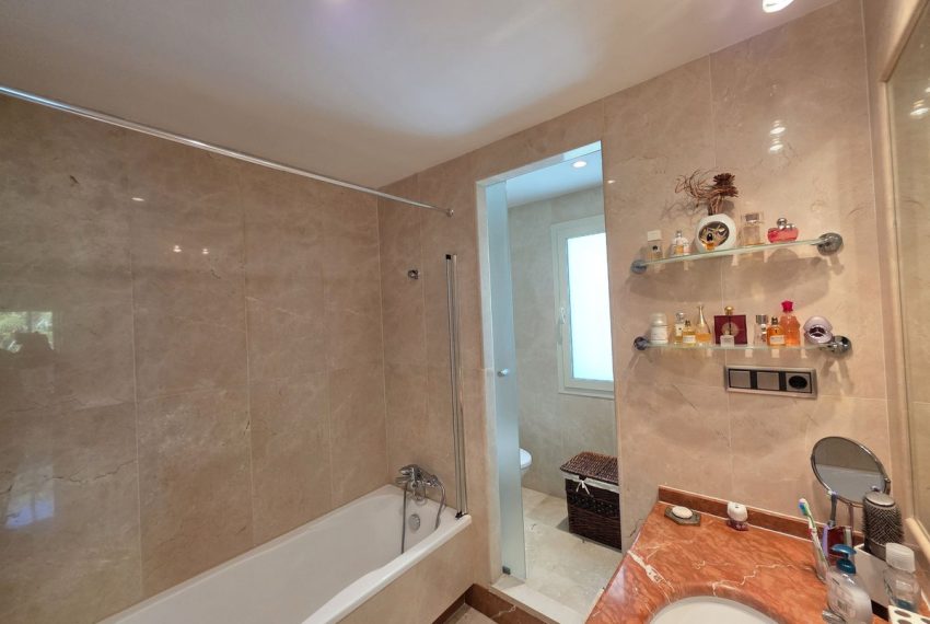 R5316712-Apartment-For-Sale-Sierra-Blanca-Penthouse-Duplex-4-Beds-318-Built-15