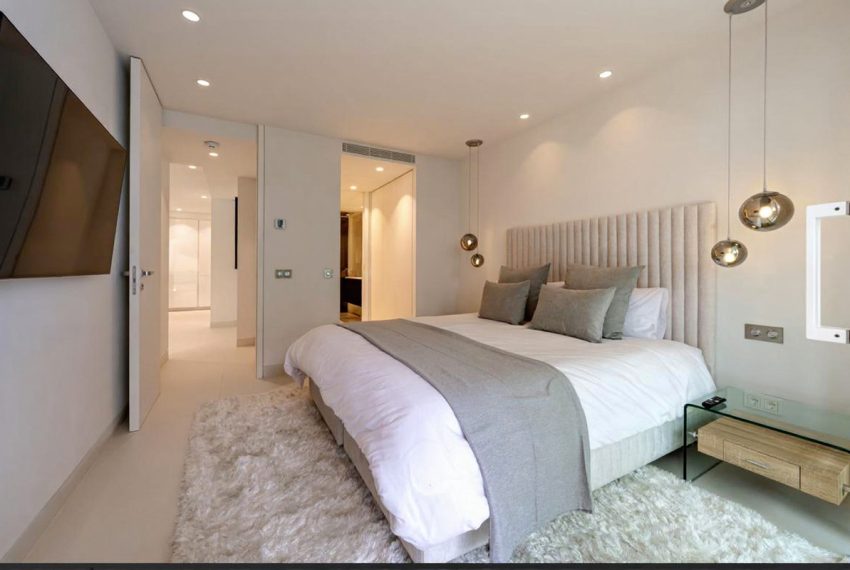R5322127-Apartment-For-Sale-The-Golden-Mile-Middle-Floor-Apartment-3-Beds-165-Built-4