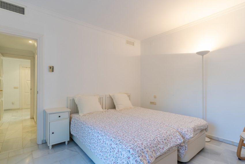 R5351149-Apartment-For-Sale-The-Golden-Mile-Penthouse-Duplex-4-Beds-312-Built-13