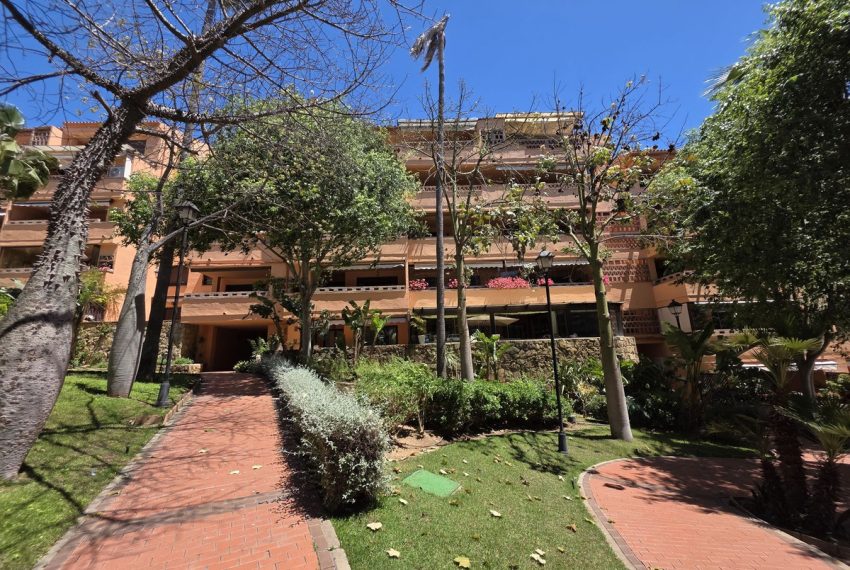 R5371831-Apartment-For-Sale-The-Golden-Mile-Middle-Floor-Apartment-3-Beds-128-Built-15