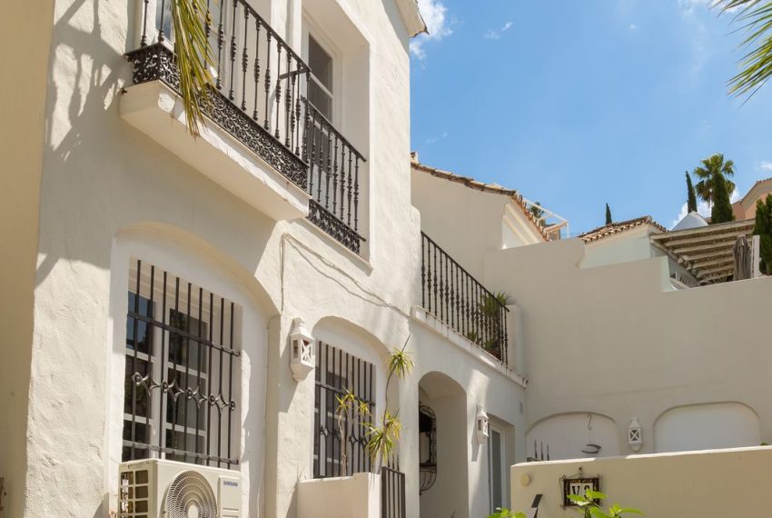 R5387038-House-For-Sale-La-Heredia-Townhouse-4-Beds-246-Built-1