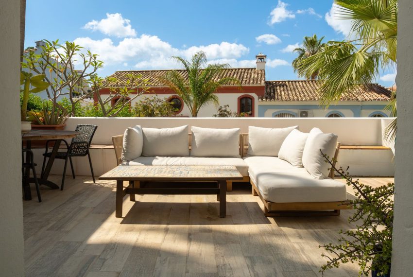 R5387038-House-For-Sale-La-Heredia-Townhouse-4-Beds-246-Built-4