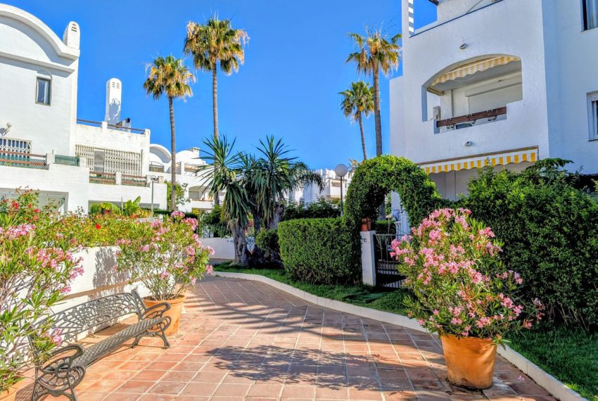 R5390683-Apartment-For-Sale-New-Golden-Mile-Penthouse-3-Beds-90-Built-2