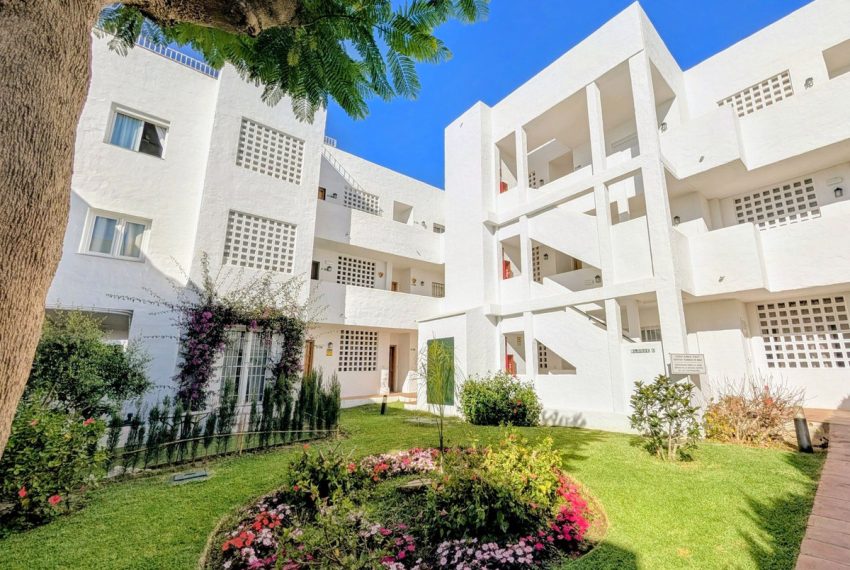R5390683-Apartment-For-Sale-New-Golden-Mile-Penthouse-3-Beds-90-Built-5