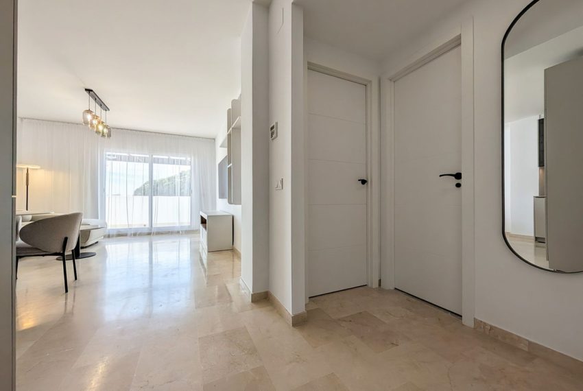 R5390683-Apartment-For-Sale-New-Golden-Mile-Penthouse-3-Beds-90-Built-6