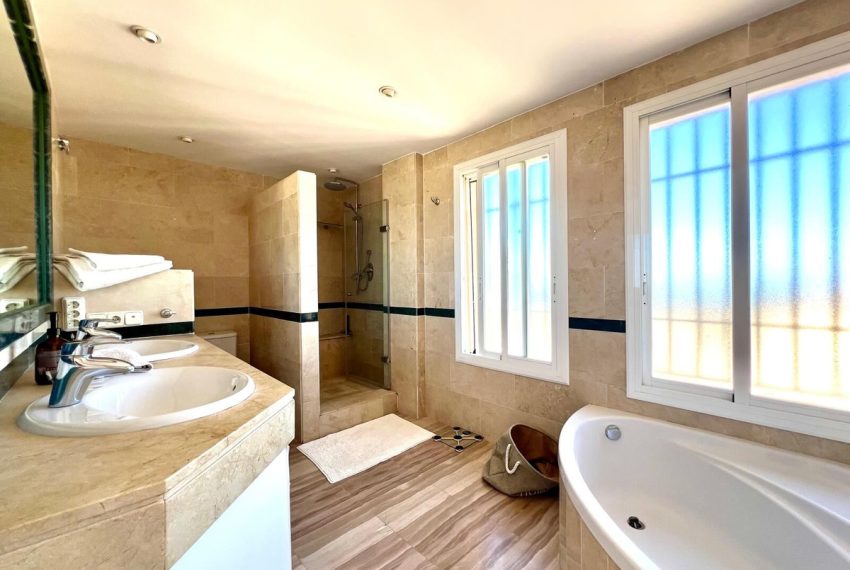 R5391745-Apartment-For-Sale-Marbella-Penthouse-4-Beds-470-Built-10