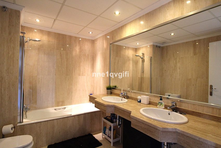 R5394994-Apartment-For-Sale-Elviria-Penthouse-3-Beds-180-Built-11