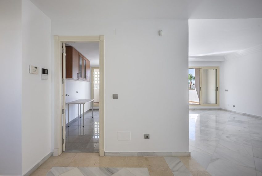 R5395705-Apartment-For-Sale-Aloha-Middle-Floor-Apartment-2-Beds-107-Built-1