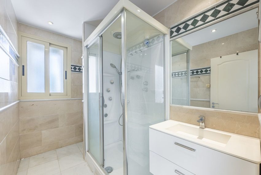 R5395705-Apartment-For-Sale-Aloha-Middle-Floor-Apartment-2-Beds-107-Built-12