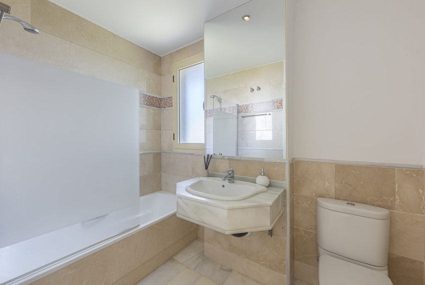 R5395705-Apartment-For-Sale-Aloha-Middle-Floor-Apartment-2-Beds-107-Built-13