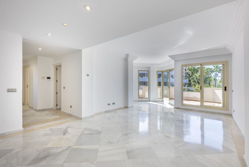 R5395705-Apartment-For-Sale-Aloha-Middle-Floor-Apartment-2-Beds-107-Built-2