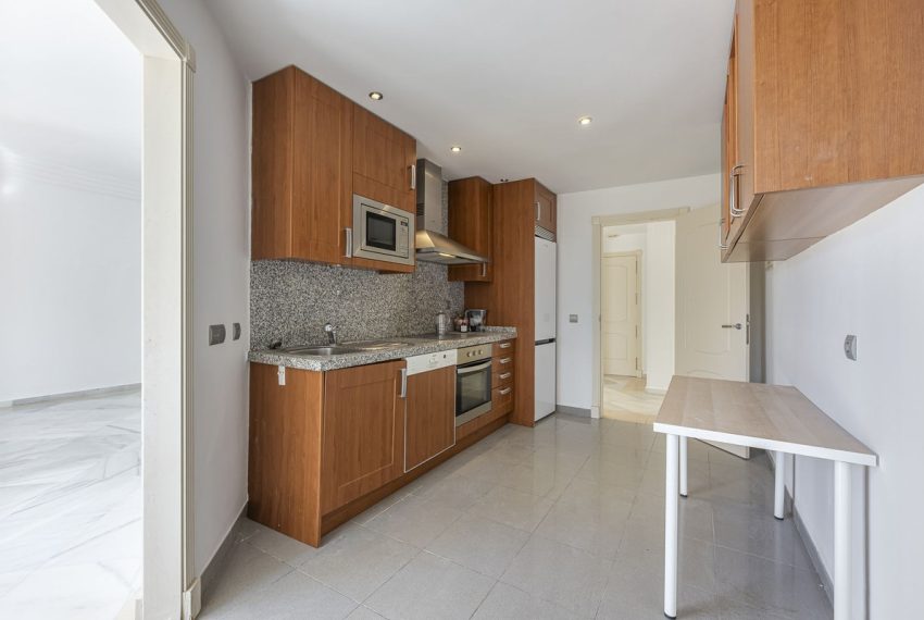 R5395705-Apartment-For-Sale-Aloha-Middle-Floor-Apartment-2-Beds-107-Built-4