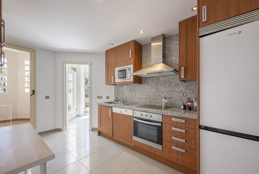 R5395705-Apartment-For-Sale-Aloha-Middle-Floor-Apartment-2-Beds-107-Built-5