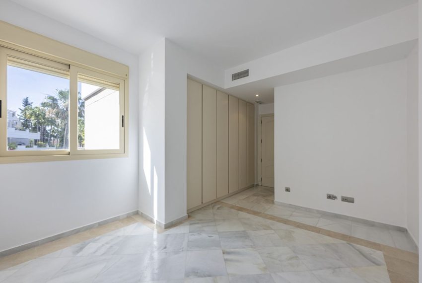 R5395705-Apartment-For-Sale-Aloha-Middle-Floor-Apartment-2-Beds-107-Built-6