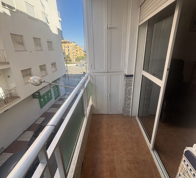 R5395825-Image 1-Middle Floor Apartment - 3 Beds - 76 Built