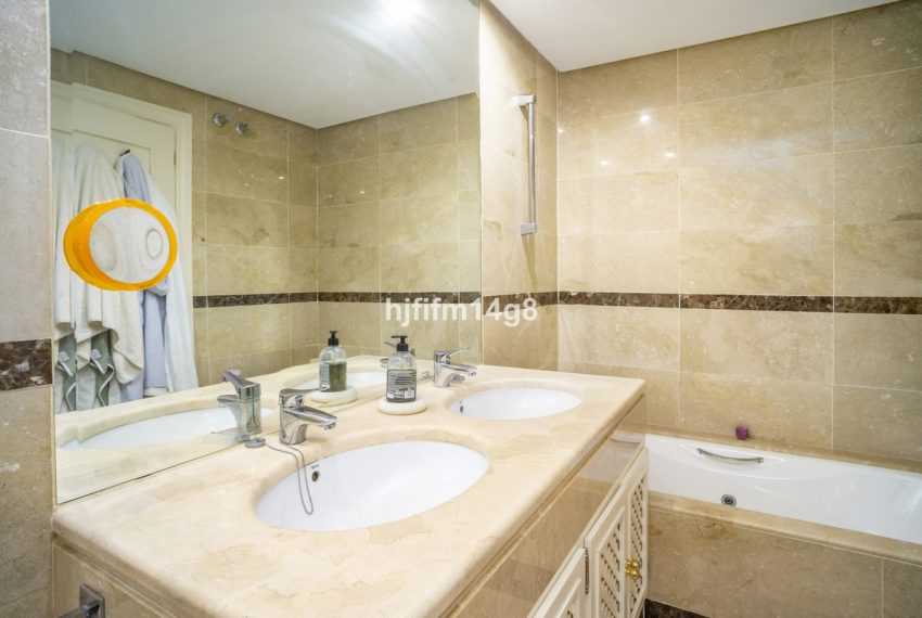 R5396758-Apartment-For-Sale-Nueva-Andalucia-Ground-Floor-Apartment-3-Beds-169-Built-14