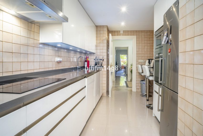 R5396758-Apartment-For-Sale-Nueva-Andalucia-Ground-Floor-Apartment-3-Beds-169-Built-8