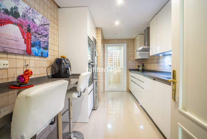 R5396758-Apartment-For-Sale-Nueva-Andalucia-Ground-Floor-Apartment-3-Beds-169-Built-9