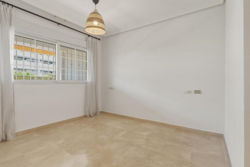 R5396875-Apartment-For-Sale-The-Golden-Mile-Middle-Floor-Apartment-2-Beds-113-Built-12