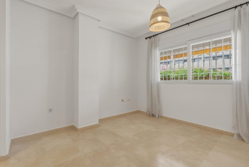 R5396875-Apartment-For-Sale-The-Golden-Mile-Middle-Floor-Apartment-2-Beds-113-Built-13