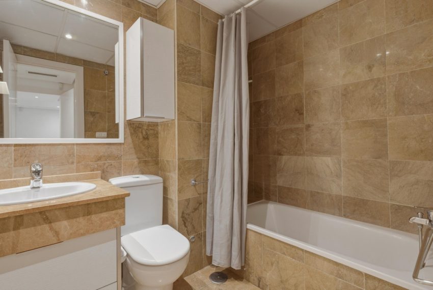 R5396875-Apartment-For-Sale-The-Golden-Mile-Middle-Floor-Apartment-2-Beds-113-Built-15