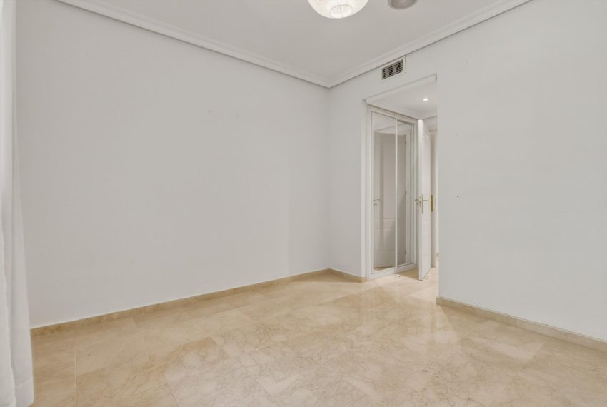 R5396875-Apartment-For-Sale-The-Golden-Mile-Middle-Floor-Apartment-2-Beds-113-Built-18