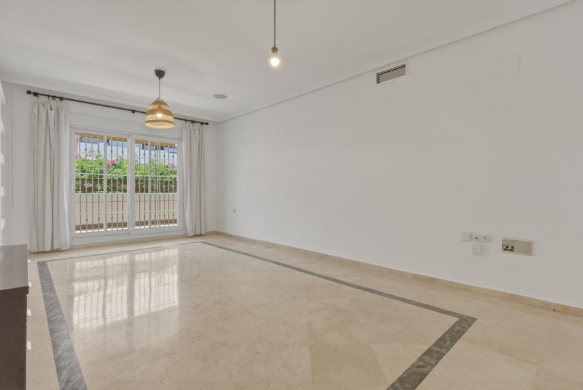 R5396875-Apartment-For-Sale-The-Golden-Mile-Middle-Floor-Apartment-2-Beds-113-Built-2