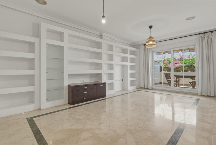 R5396875-Apartment-For-Sale-The-Golden-Mile-Middle-Floor-Apartment-2-Beds-113-Built-4