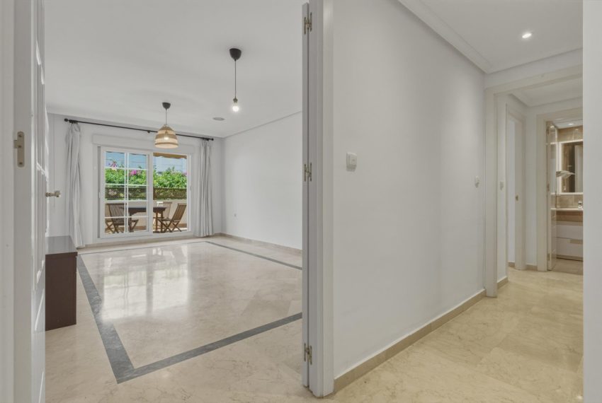 R5396875-Apartment-For-Sale-The-Golden-Mile-Middle-Floor-Apartment-2-Beds-113-Built