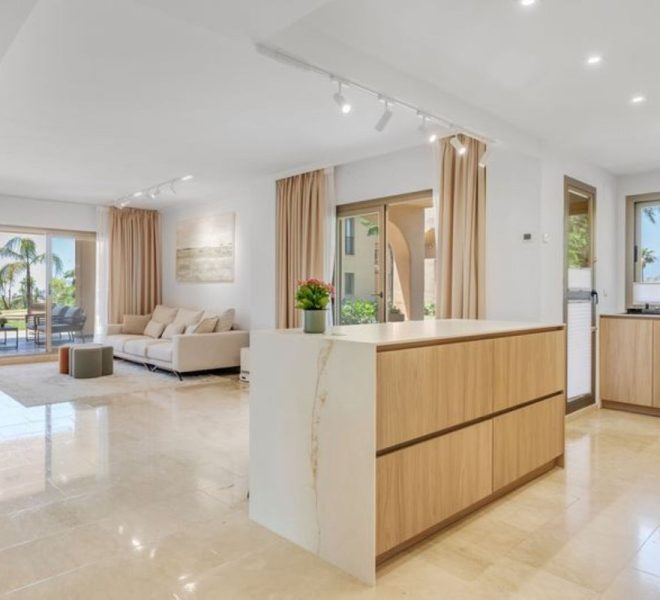 R5398537-Image 1-Ground Floor Apartment - 3 Beds - 136 Built