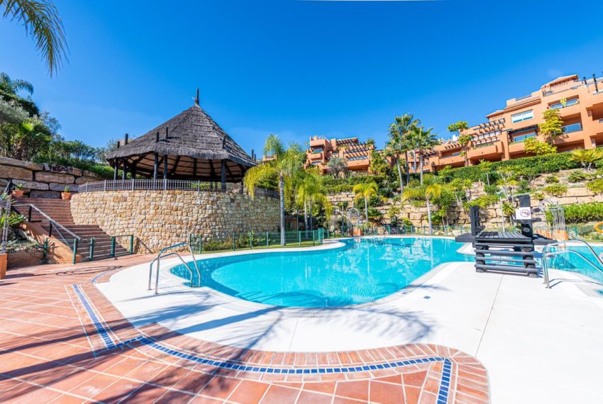 R5399737-Apartment-For-Sale-Nueva-Andalucia-Middle-Floor-Apartment-2-Beds-142-Built