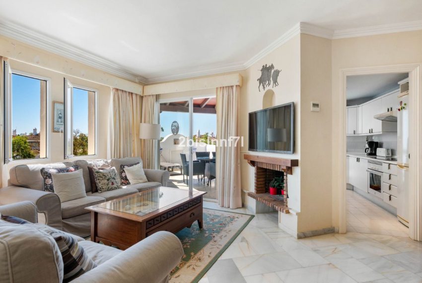 R5400010-Apartment-For-Sale-Elviria-Penthouse-2-Beds-80-Built-1
