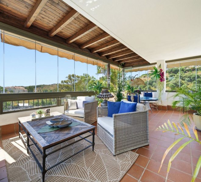 R5400082-Image 1-Penthouse - 2 Beds - 195 Built
