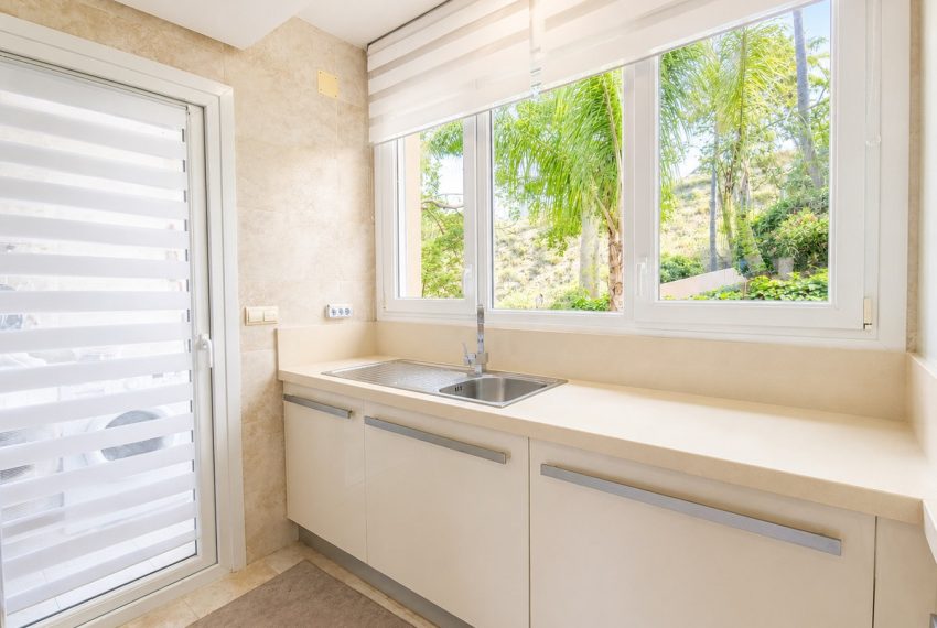R5400259-Apartment-For-Sale-Nueva-Andalucia-Duplex-2-Beds-170-Built-11