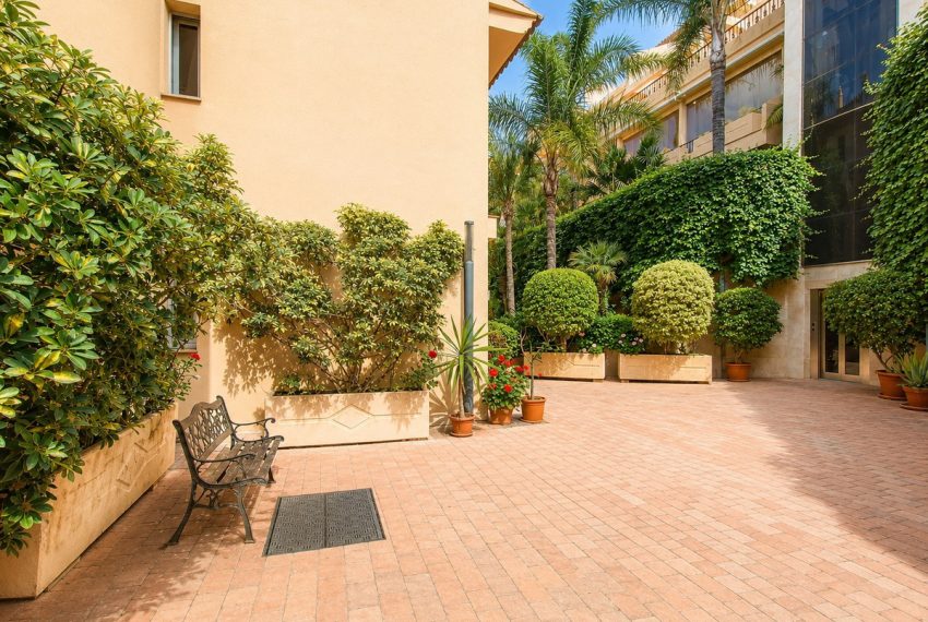 R5400259-Apartment-For-Sale-Nueva-Andalucia-Duplex-2-Beds-170-Built-12
