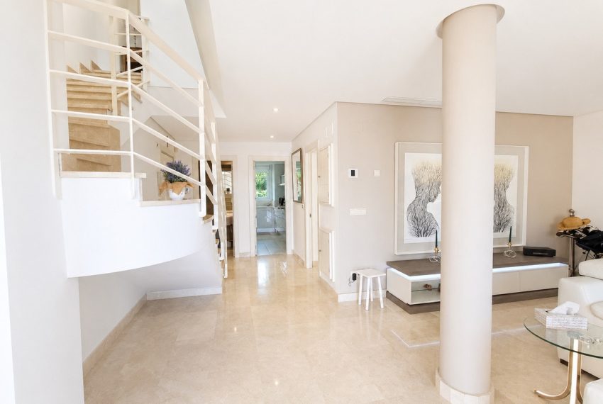 R5400259-Apartment-For-Sale-Nueva-Andalucia-Duplex-2-Beds-170-Built-8