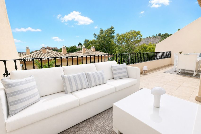 R5400259-Apartment-For-Sale-Nueva-Andalucia-Duplex-2-Beds-170-Built