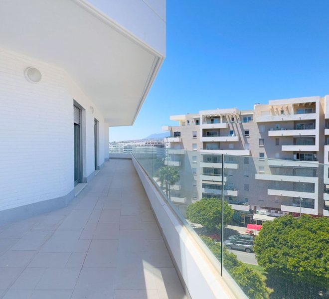 R5401054-Image 1-Top Floor Apartment - 3 Beds - 115 Built