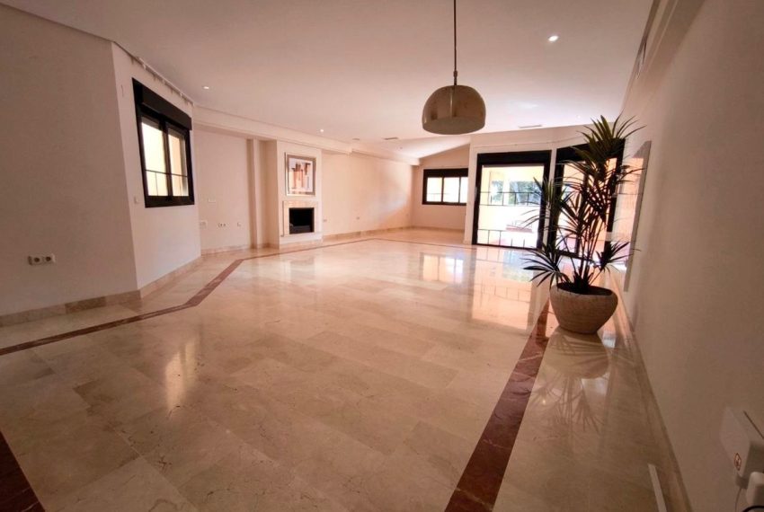 R5402251-Apartment-For-Sale-Puerto-Banus-Penthouse-3-Beds-280-Built-2
