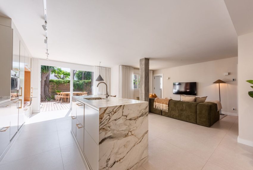 R5402278-Apartment-For-Sale-Nueva-Andalucia-Ground-Floor-Apartment-3-Beds-125-Built