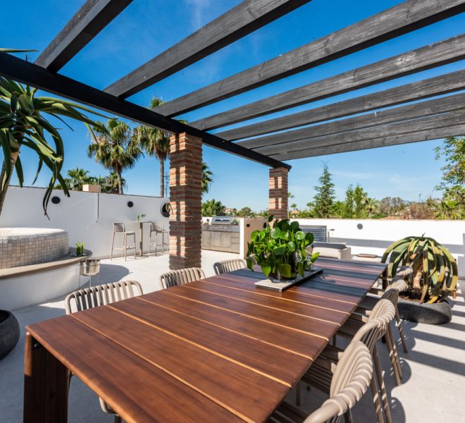 R5406937-Image 1-Penthouse Duplex - 3 Beds - 246 Built