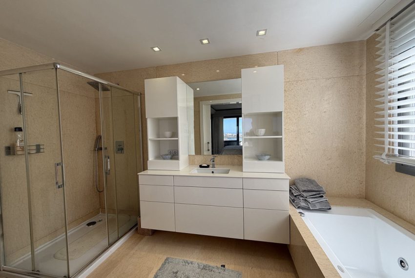 R5407207-Apartment-For-Sale-Los-Arqueros-Penthouse-2-Beds-130-Built-11