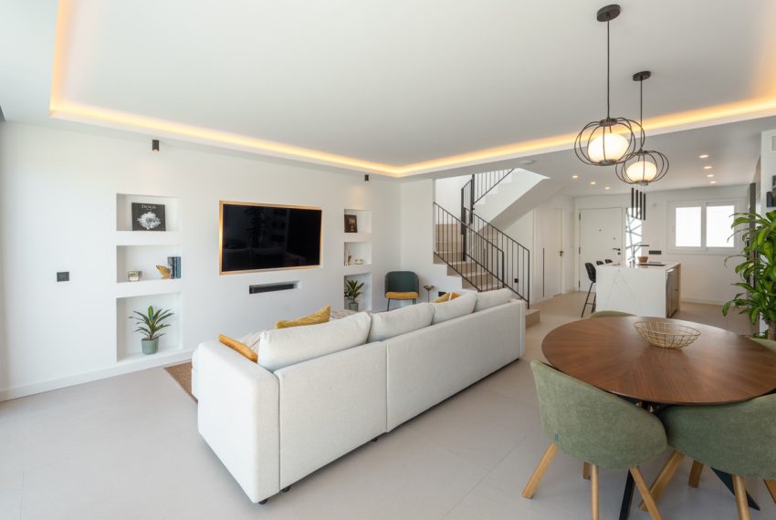 R5407603-House-For-Sale-Nueva-Andalucia-Townhouse-3-Beds-173-Built-1