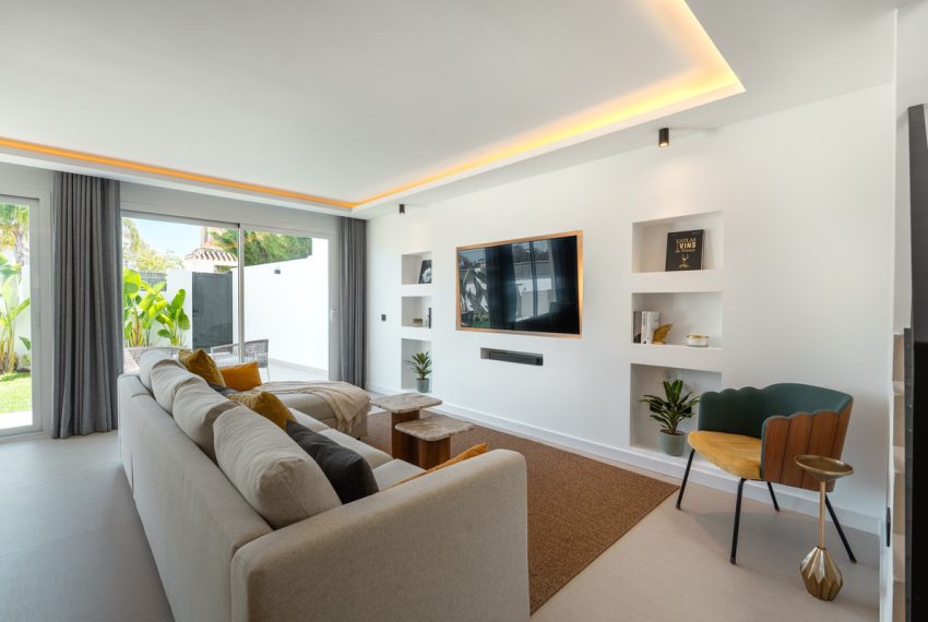 R5407603-House-For-Sale-Nueva-Andalucia-Townhouse-3-Beds-173-Built-8