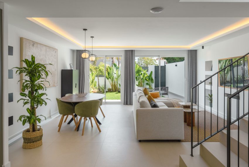 R5407603-House-For-Sale-Nueva-Andalucia-Townhouse-3-Beds-173-Built