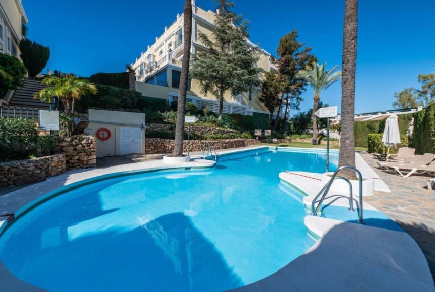 R5407966-Apartment-For-Sale-Nueva-Andalucia-Top-Floor-Apartment-2-Beds-80-Built