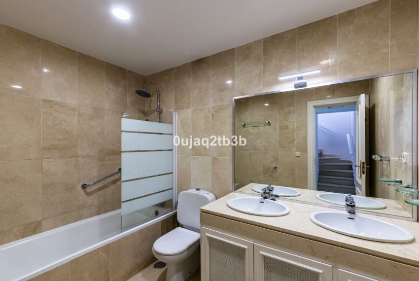 R5408005-House-For-Sale-Aloha-Townhouse-3-Beds-140-Built-16