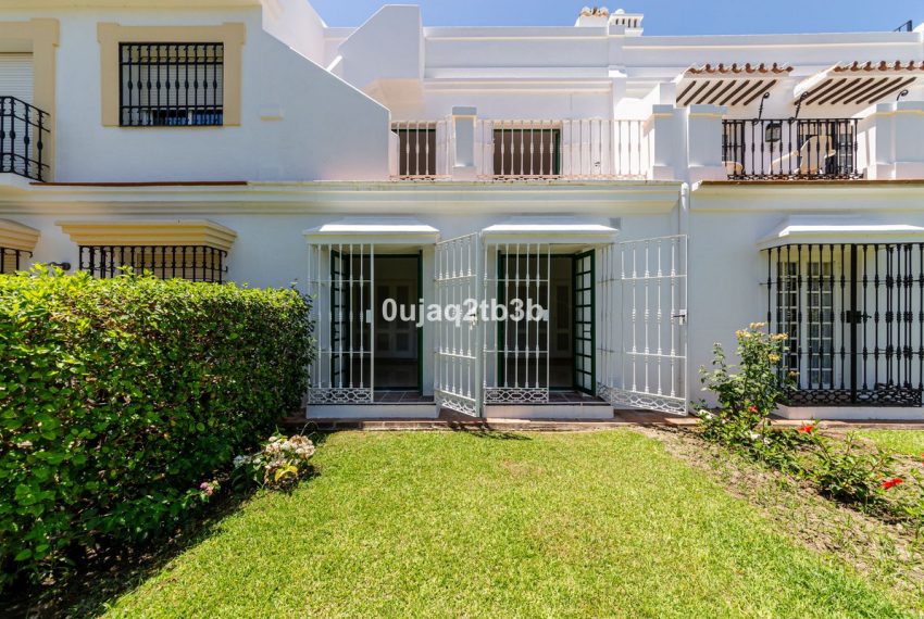 R5408005-House-For-Sale-Aloha-Townhouse-3-Beds-140-Built-2