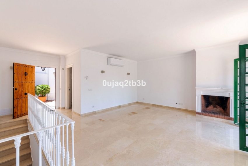 R5408005-House-For-Sale-Aloha-Townhouse-3-Beds-140-Built-6